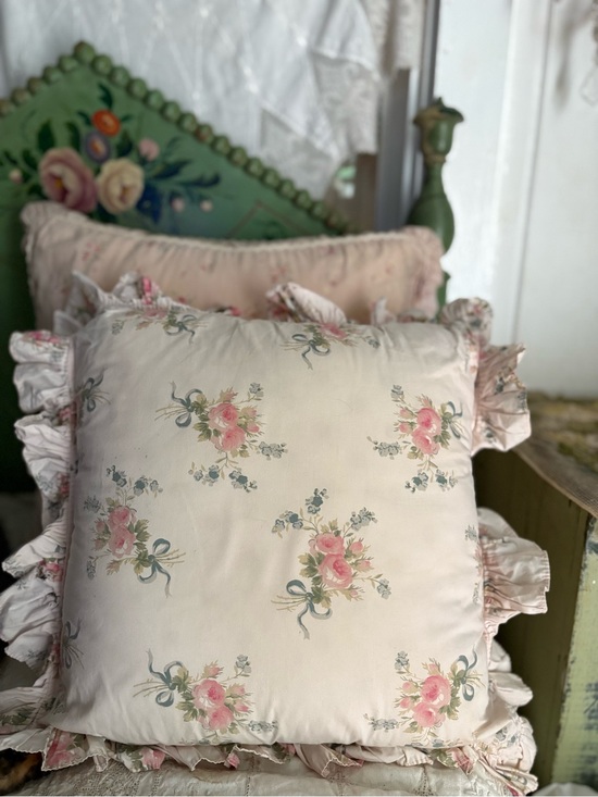Rachel Ashwell Simply Shabby Chic Other - Simply Shabby Chic Pink Ruffle Pilllow Has Flaw See photos